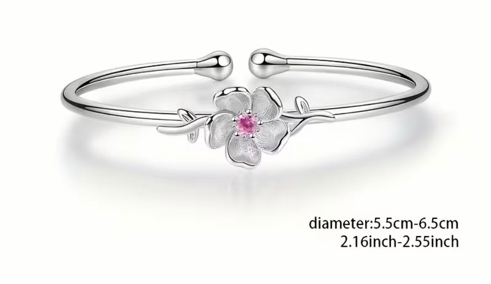 Stainless Steel bangle-cuff with white flower